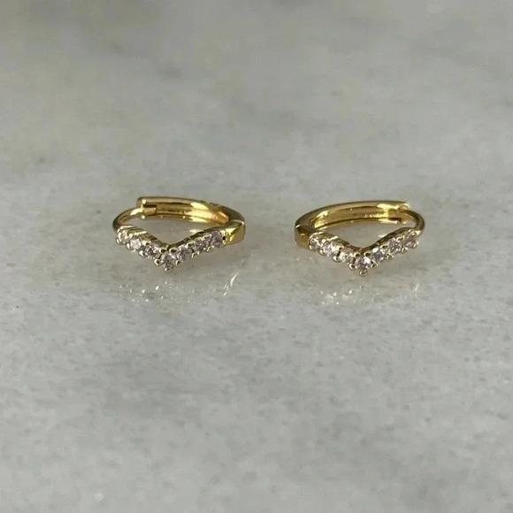 Gold Crystal Hoop Earrings Brand New - Picture 1 of 4